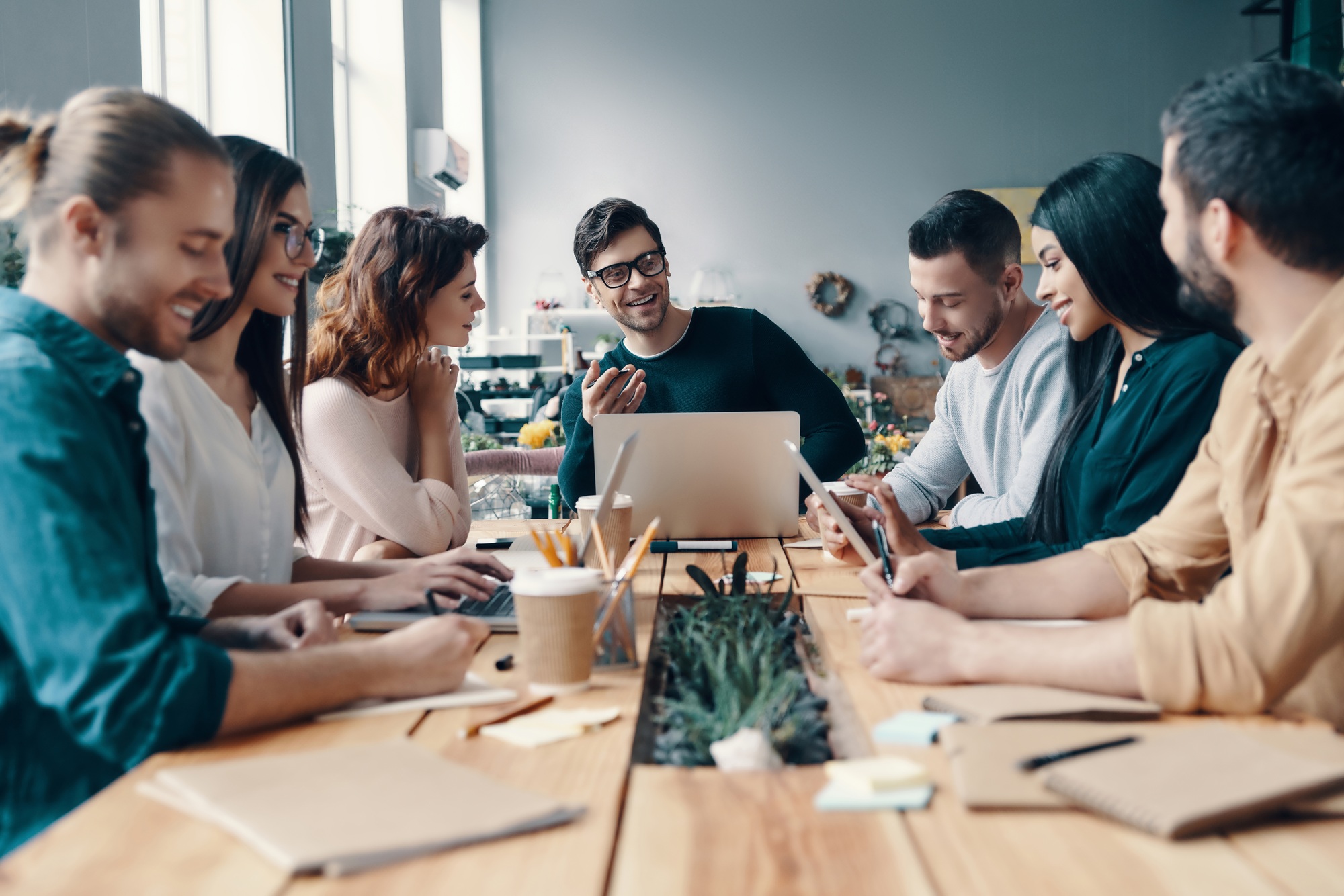 outsourcing marketing, growth outsourcing strategy, in-house marketing vs agency, marketing team for scaling brands, growth marketing agency